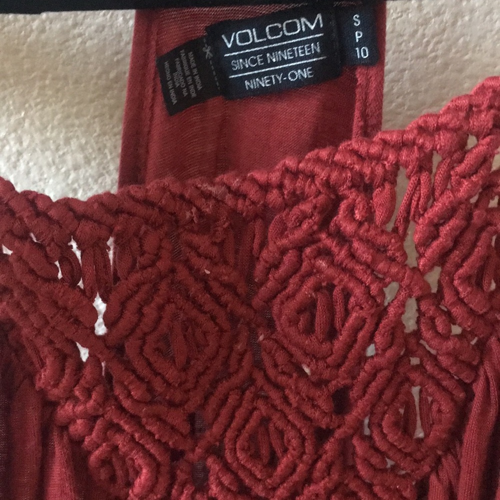 Red Volcom top - Picture 4 of 4